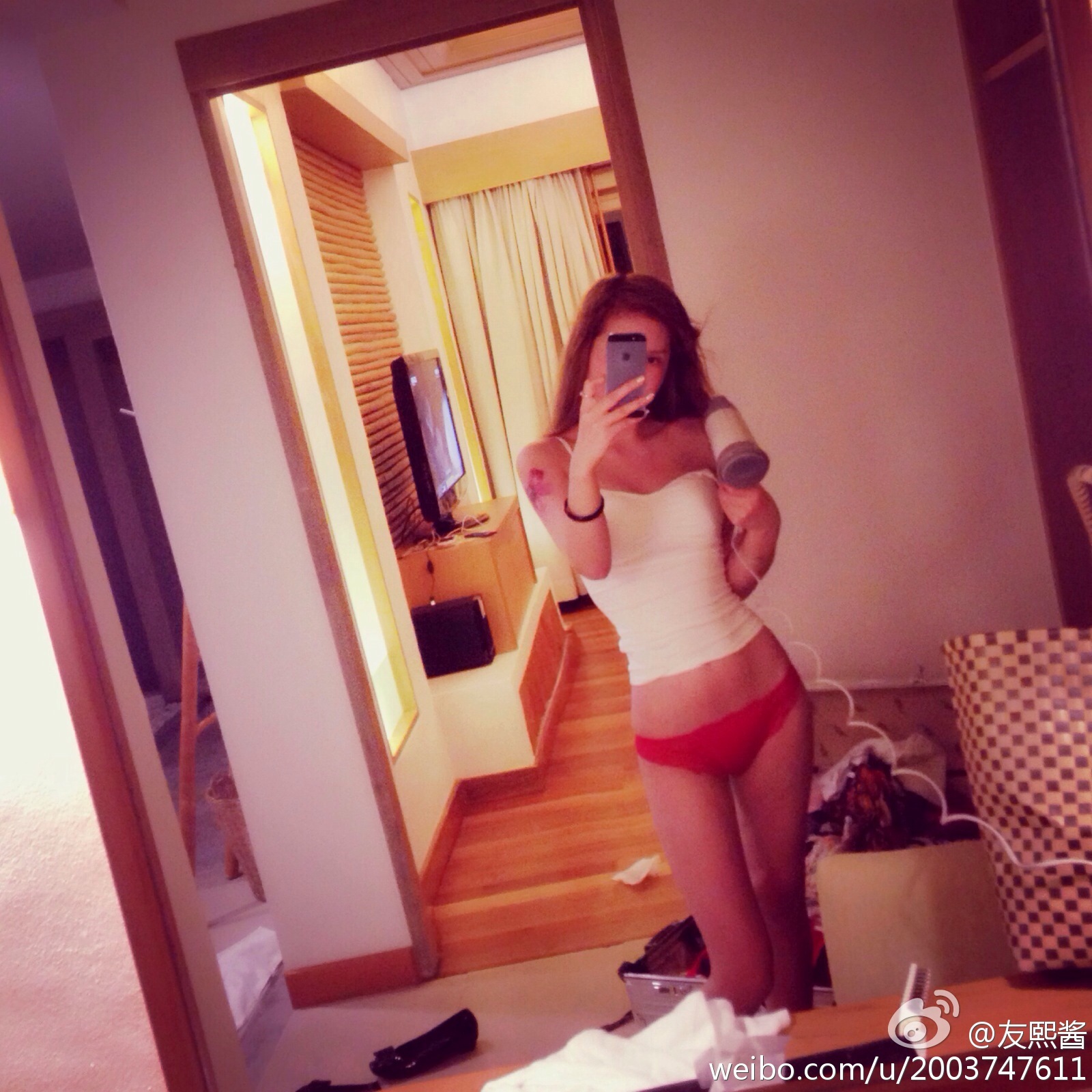 G罩美胸 火爆的辣子 友熙酱 微博自拍破解私密图片 1